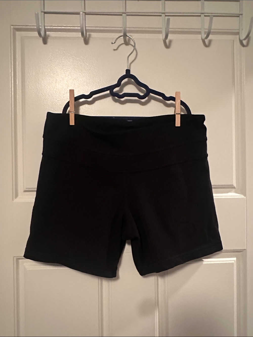 These are the Lululemon Reverse Groove Shorts.